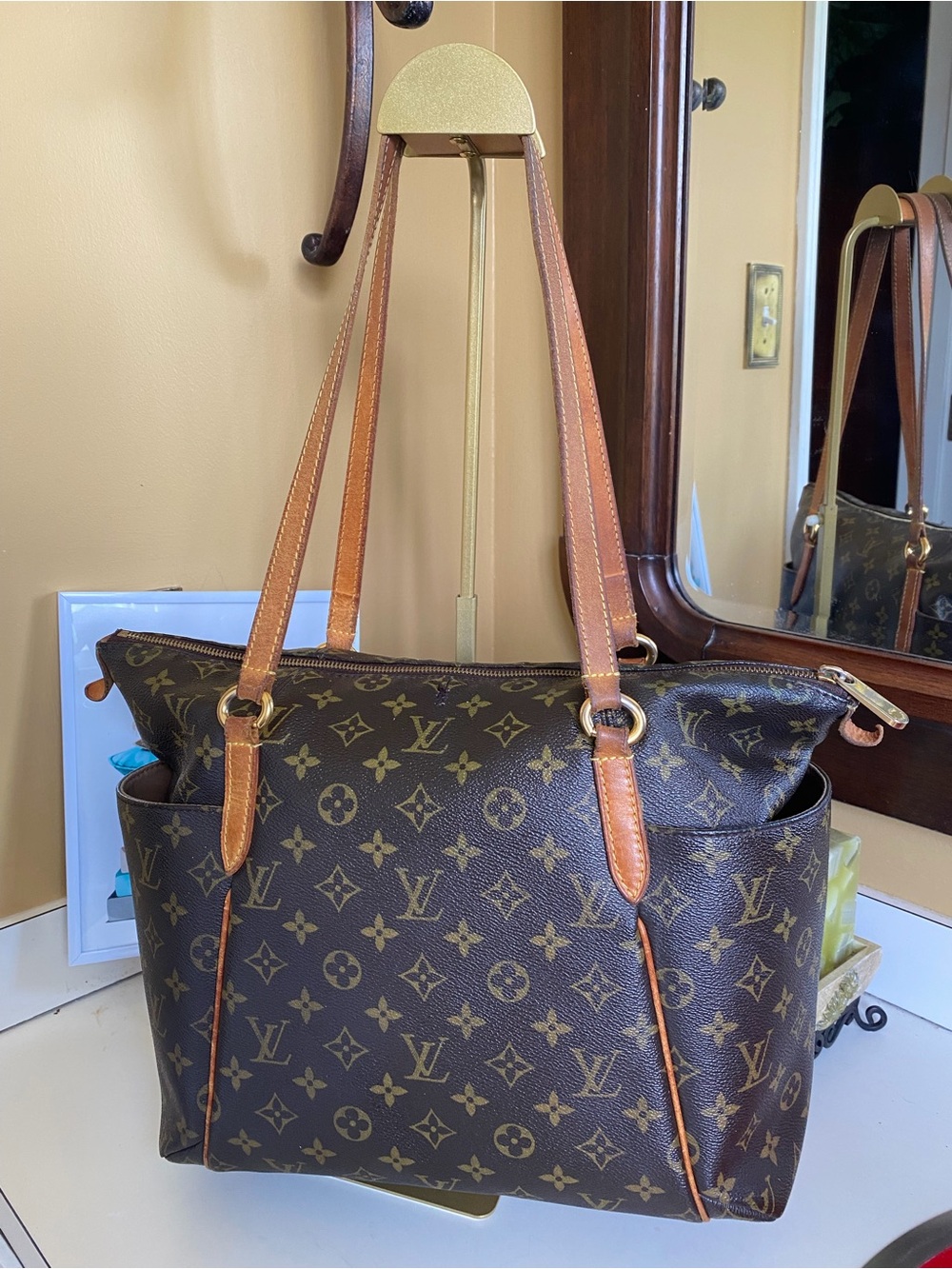 LOUIS VUITTON  Monogram TOTALLY MM TOTE